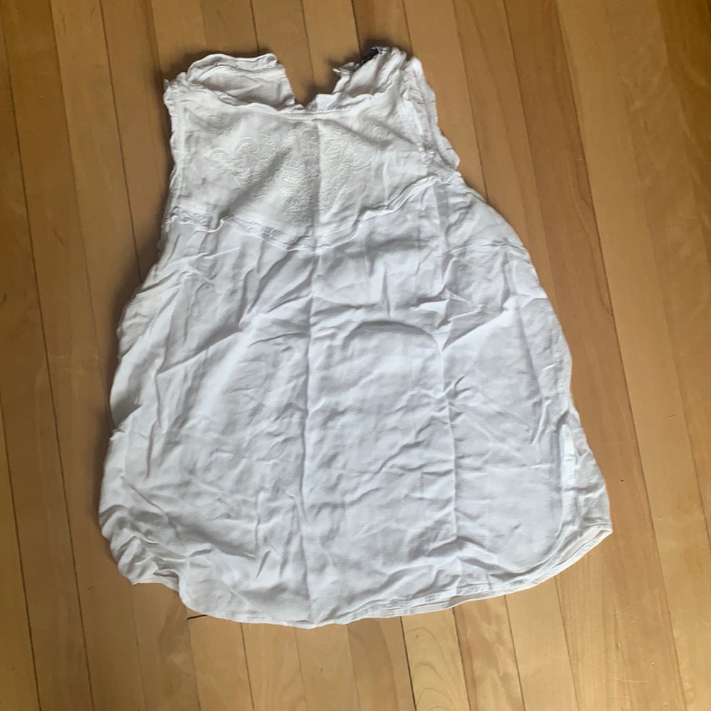 DEX - sleeveless tank embroidery ruffle